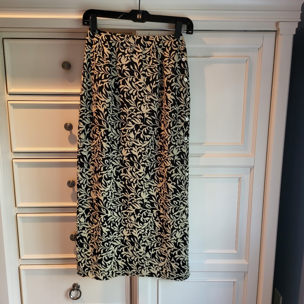 Banana Republic Maxi Skirt Size 0 Womens Black and Tan